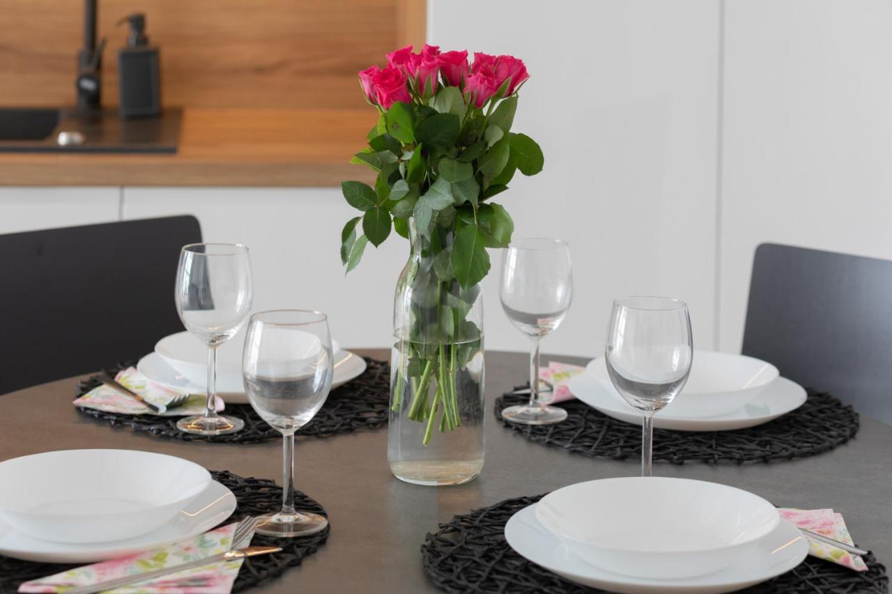 Posesja Kapitanska Przy Plazy Apartments Grzybowo By Noclegi Renters Kültér fotó